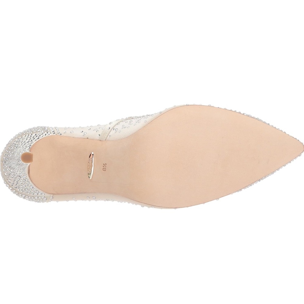 Pointed Toe Pumps - Picture 2 of 7
